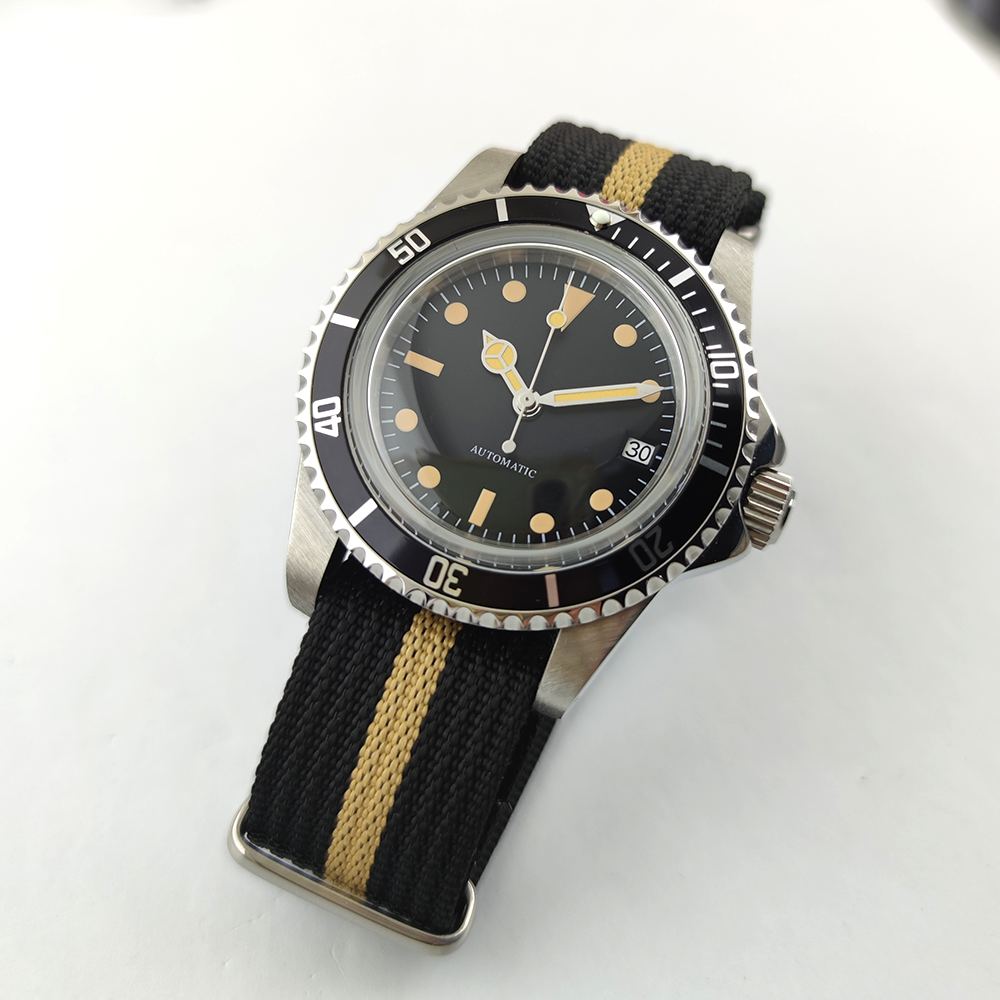 Vintage Diver Automatic Watch  - Tropic Strap Vintage のレビューと価格