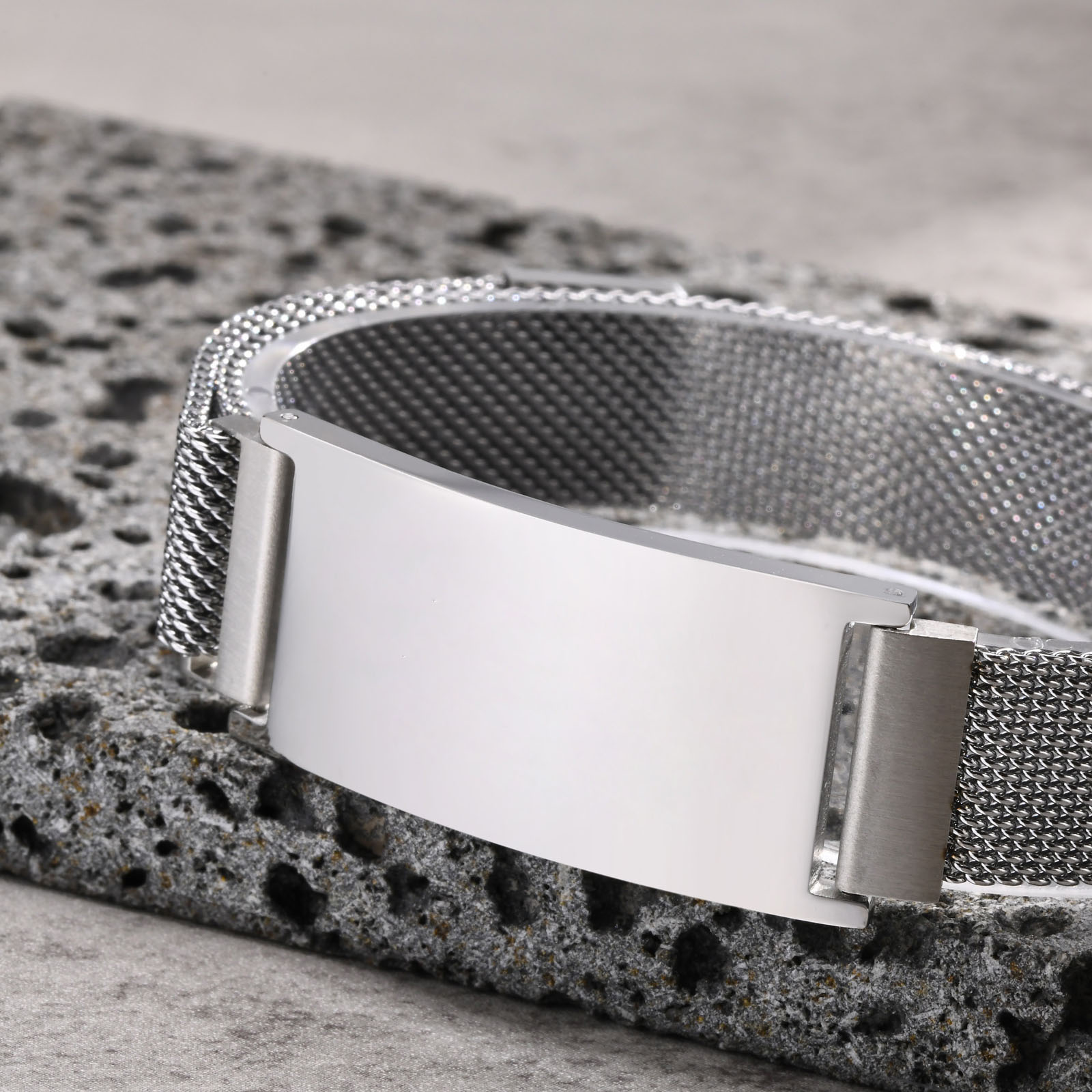 Chunky Magnetic Mesh Strap Bra - Mesh Strap Metal のレビューと価格