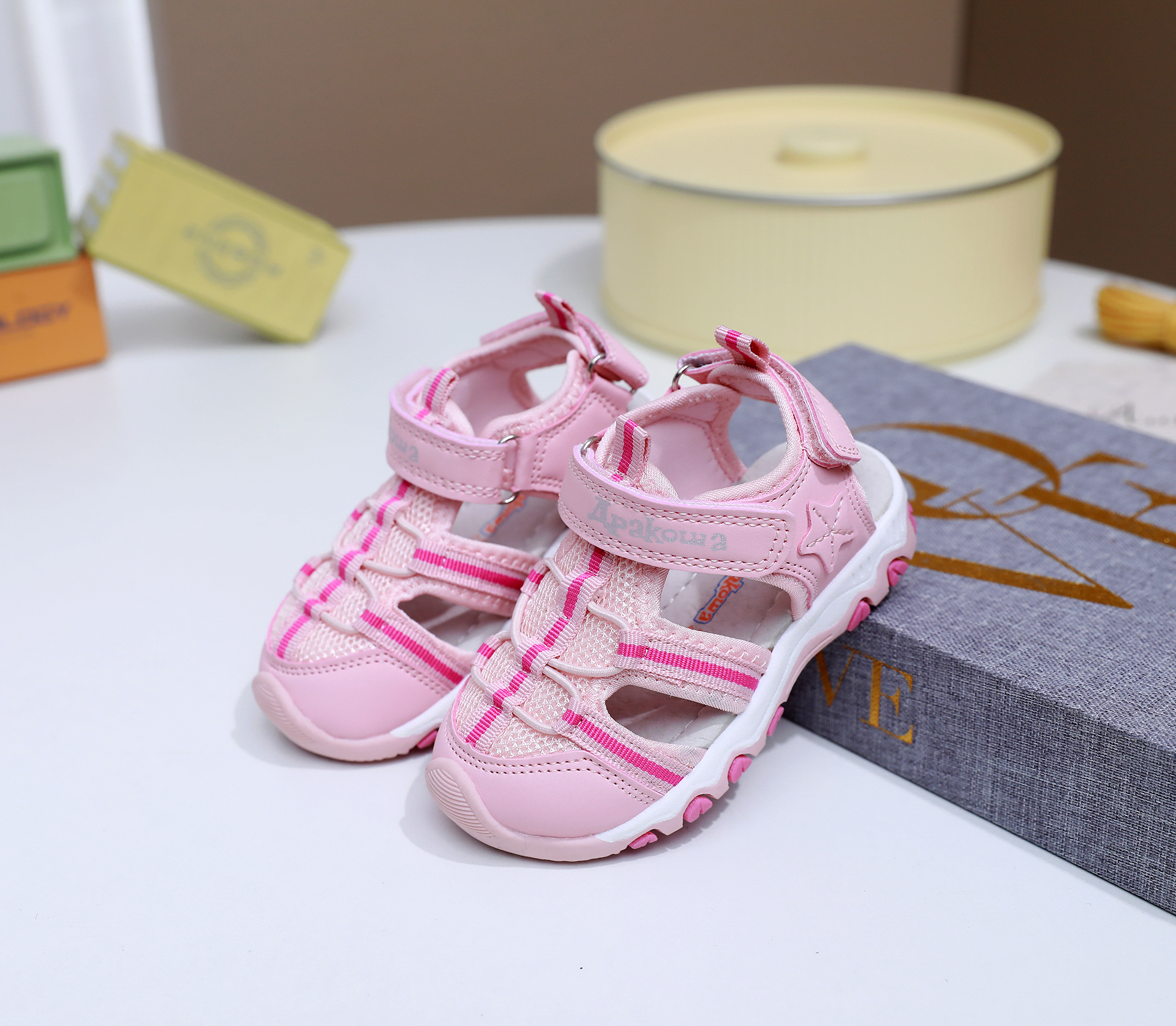 New Summer Children's Closed-T - Sport Loop Velcro のレビューと価格